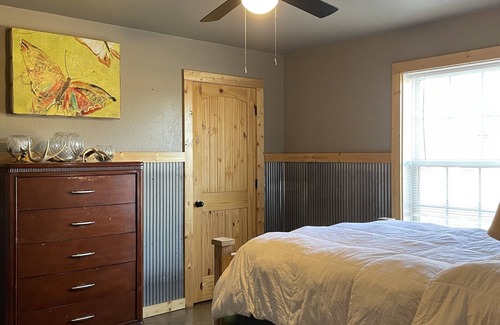 Desha House | waterfront 5 bedroom hot tub