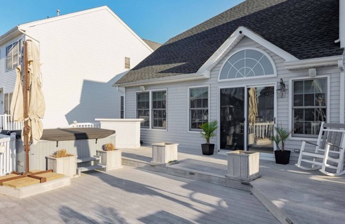 Bayville House | Waterfront 5-bedroom house w/Boat Lift & Jet Ski Docks. Short walk to beach.