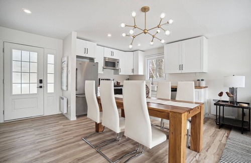 Saint-Emile-de-Suffolk Ski Chalet | Waterfront & A Waterfall!