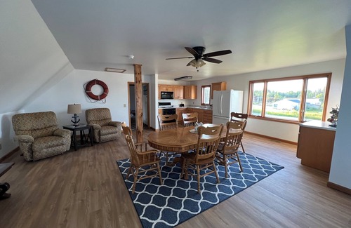 Barbeau Apartment | Waterfront and freighter views with optional dock space