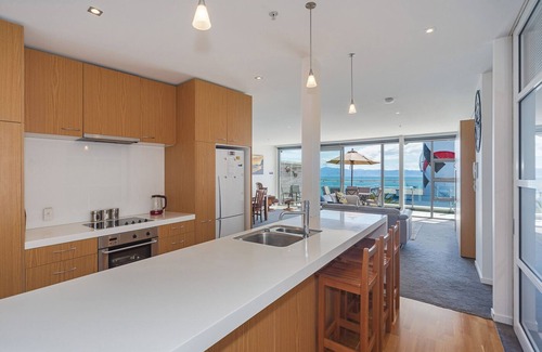 Stepneyville Apartment | Waterfront apartment on Nelson's seafront