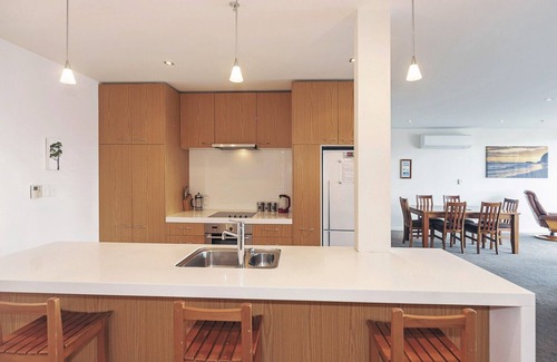 Stepneyville Apartment | Waterfront apartment on Nelson's seafront