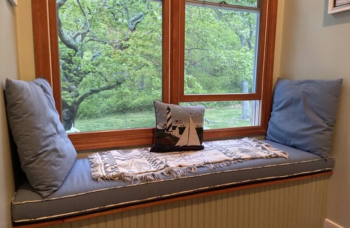 Portsmouth House | Waterfront, beautiful home, breathless sunsets on Prudence Island