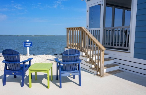 Chincoteague House | Waterfront Bungalow on Chincoteague Bay (VA)! - Waterfront Bungalow with Two Bedrooms