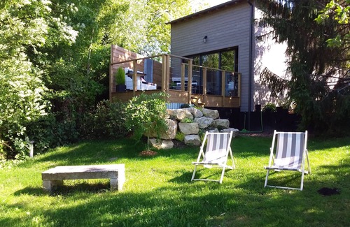 Le Vanneau-Irleau Apartment | Waterfront cabin