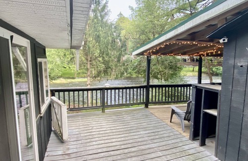 Waterville Cabin | Waterfront Cabin Walkable to Everything!