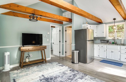 Mashpee Cottage | Waterfront Cape Cod Cottage on Peter's Pond