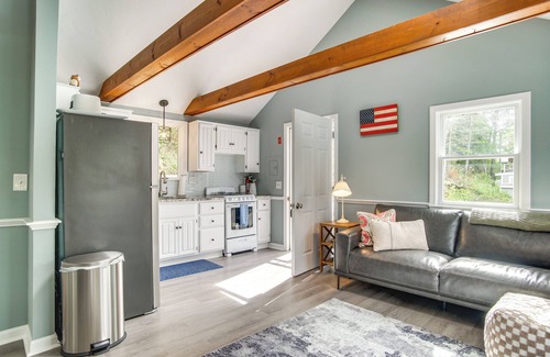 Mashpee Cottage | Waterfront Cape Cod Cottage on Peter's Pond