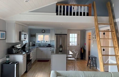 Mashpee Cottage | Waterfront Cape cottage with all the comforts of home.
