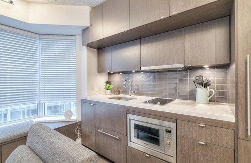 Deer Park Apartment | Waterfront Clair Avenue Suites