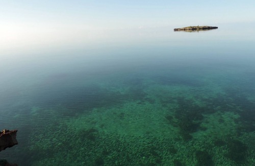 Governor's Harbour Cottage | Waterfront Cottage. Perfect Sunset and Swimming (Governor's Harbour)
