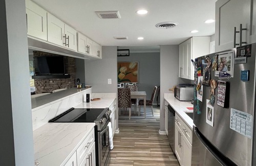 Kent Narrows Condo | Waterfront condo. Completely renovated. Walk to Kent Island's best places