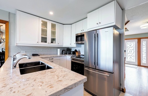 Innisfil Cottage | Waterfront Cook's Bay Retreat