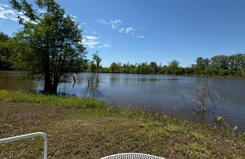 Mozier Cottage | Waterfront cottage in Calhoun County, IL