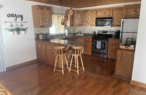 Selkirk Cottage | Waterfront Cottage on Lake Erie