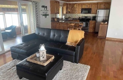 Selkirk Cottage | Waterfront Cottage on Lake Erie
