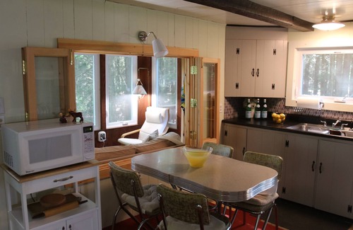 Fitzwilliam Cottage | Waterfront Cottage on Scenic Sportsman Pond