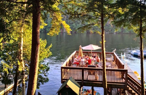 Seguin Cottage | Waterfront Deluxe 3 Bedroom Cottage near Muskoka