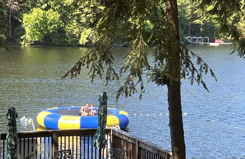 Seguin Cottage | Waterfront Deluxe 3 Bedroom Cottage near Muskoka