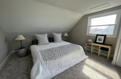 Shirley House | Waterfront Designer Retreat! Stunning Sunsets! Less than 5 minutes to the beach!