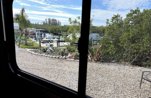 Palmetto House | Waterfront Escape Kayaks Fishing Crabbing - Dock Your Boat