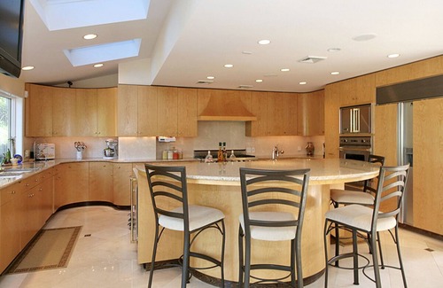 St. James House | WATERFRONT ESTATE. 60 Minutes from NYC and HAMPTONS