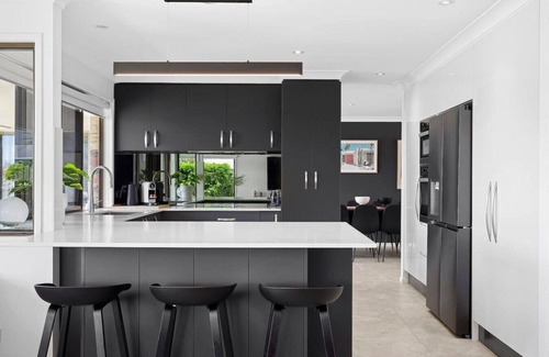 Runaway Bay House | Waterfront Family Home - Runaway Bay