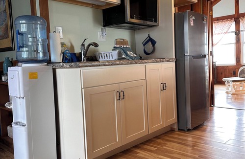 Mid-Coast and Islands Cottage | Waterfront Family Bungalow on Beautiful Potts Harbor