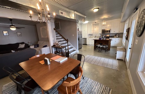 Bremen Cottage | Waterfront Family Cottage on Smith Lake