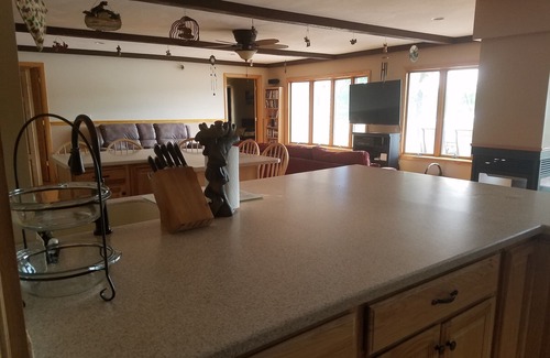 East Wakefield House | Waterfront, Family and Pet Friendly, Sleeps 15, Pool Table