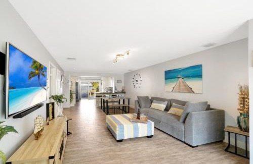Melaleuca Gardens House | Waterfront Fll&beaches, Bbq, Kayaks, Canoe