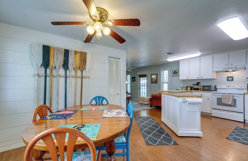 Weeki Wachee Gardens House | Waterfront Florida Abode w/Deck, Grill & Fire Pit