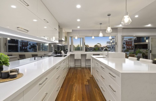 Patterson Lakes House | Waterfront Gem 4 Storey Luxury Waterfront Living 5 BR 3.5 BTH SLEEPS 10
