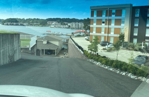 Lake Hamilton Condo | Waterfront Ground level condo on Lake Hamilton