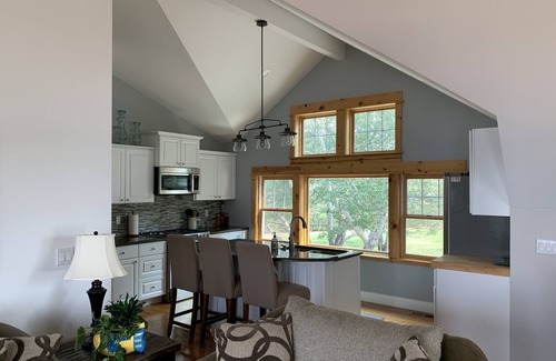 Nashua House | Waterfront guesthouse in Park Grove