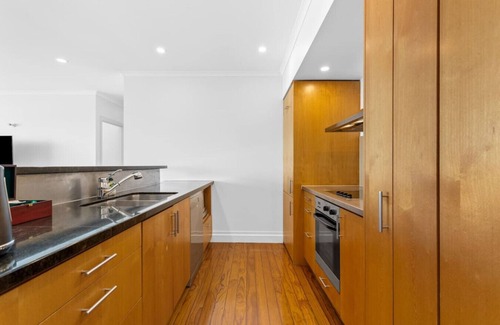 Auckland Central Business District Apartment | Waterfront Haven: Luxe 2BR