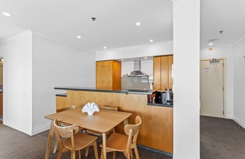 Auckland Central Business District Apartment | Waterfront Haven: Luxe 2BR