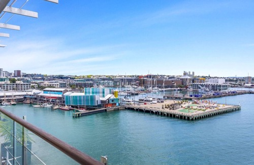 Auckland Central Business District Apartment | Waterfront Haven: Luxe 2BR