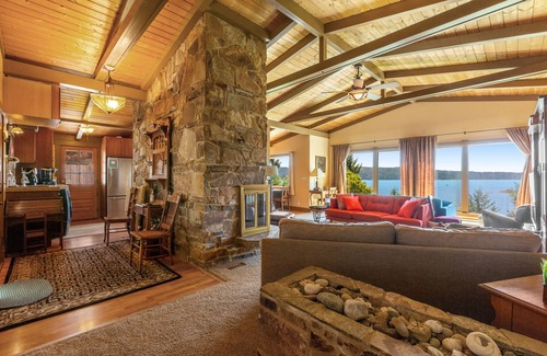 Eldon House | Waterfront home on Hood Canal with gorgeous view, balcony, deck, & washer/dryer