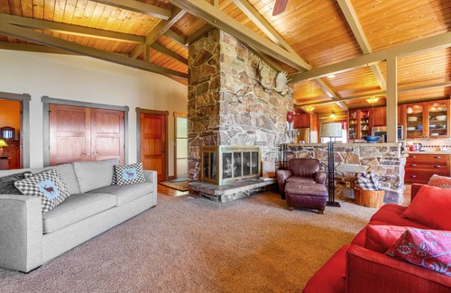 Eldon House | Waterfront home on Hood Canal with gorgeous view, balcony, deck, & washer/dryer