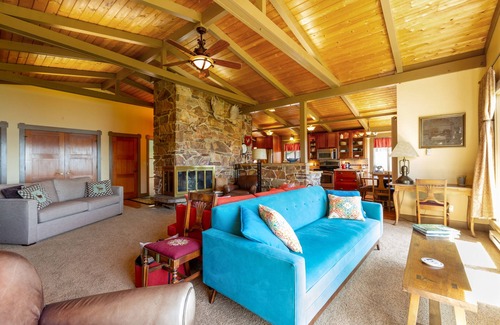 Eldon House | Waterfront home on Hood Canal with gorgeous view, balcony, deck, & washer/dryer