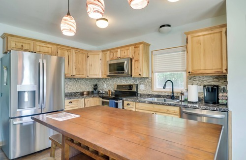 Louisa House | Waterfront Home on Lake Anna: Autumn Escape!