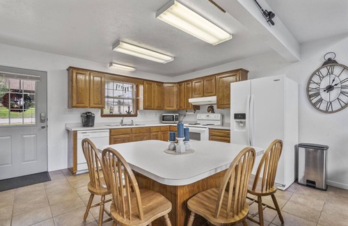 Jasper House | Waterfront Home on South End of Lake Sam Rayburn in Westwood Subdivision