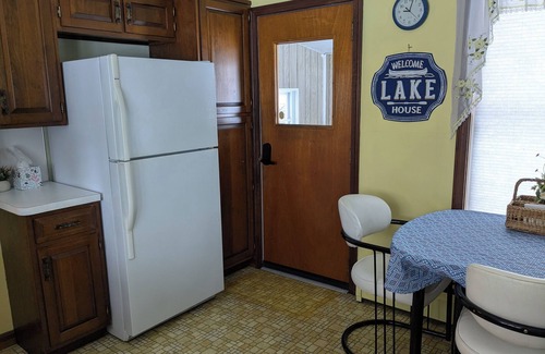 Gypsum House | Waterfront home on the Sandusky Bay. Nice fishing spot close to Cedar Point.