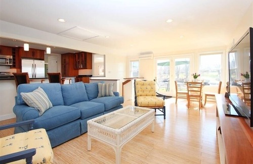 Tiverton House | Waterfront Home on the Sakonnet - Convenient to Newport
