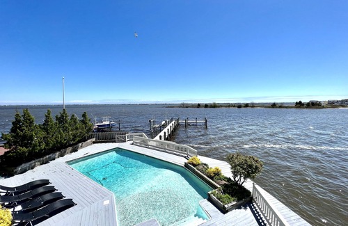 Osbornsville House | Waterfront Home on Prime Location - Haven's Cove!