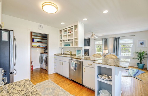 Harkers Island House | Waterfront Home w/Screened Porch & Sunsets