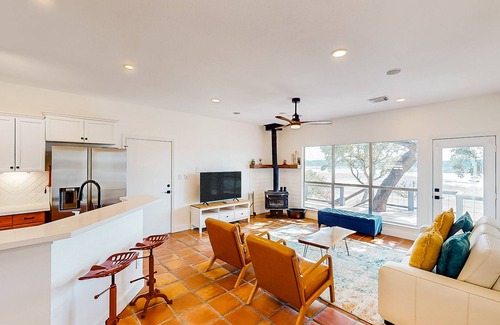 Lago Vista House | Waterfront home w/open layout kitchen, lg deck, W/D, Private dock with kayaks,