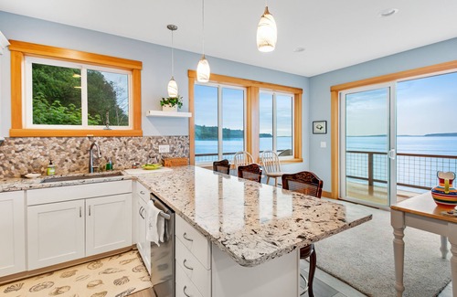 Kingston House | Waterfront home with amazing sound and mountain views - AC, kayaks, washer/dryer