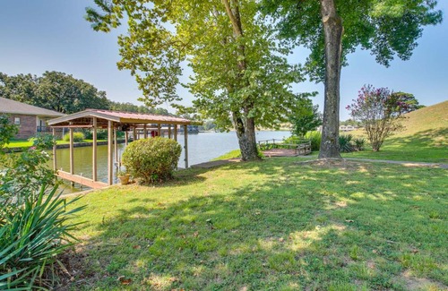 Hot Springs House | Waterfront Hot Springs Home with Dock and Porch!